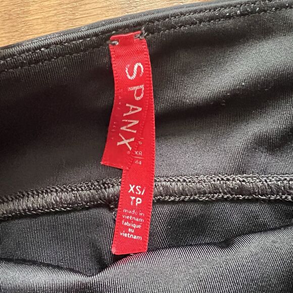As Is Spanx Leggings Size XS Black Faux Leather Brocade 20261R - Picture 6 of 9